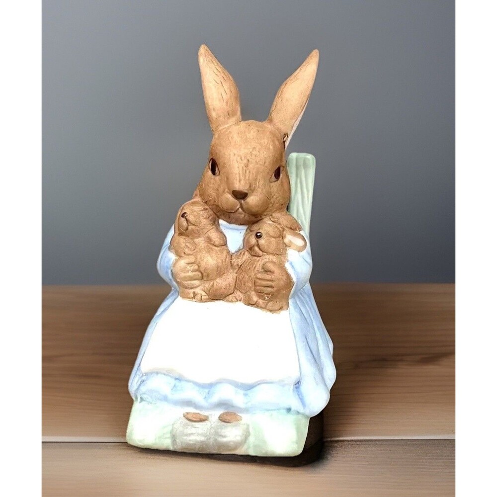 VTG 1990 Schmid Beatrix Potter Mrs Rabbit with Babies in Rocking Chair Untested
